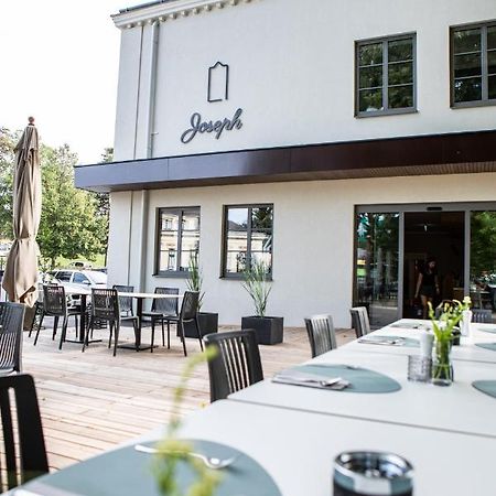 Hotel Restaurant Joseph Bruckneudorf Exteriör bild