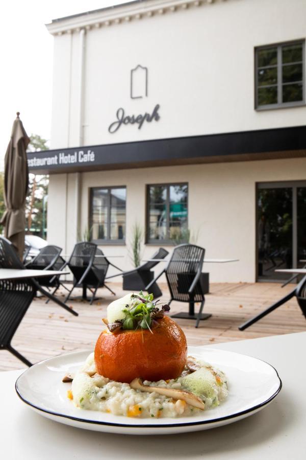 Hotel Restaurant Joseph Bruckneudorf Exteriör bild